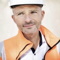 Thomas Steen Hansen, adm. direkt¿r, Dansand A/S, i Br¾dstrup. Dansand eksporterer bl.a. fugesand til England og har forberedt sig p hrd Brexit ved at flytte dele af produktionen i England og stramme kreditskruen over for sin store kunde i England.