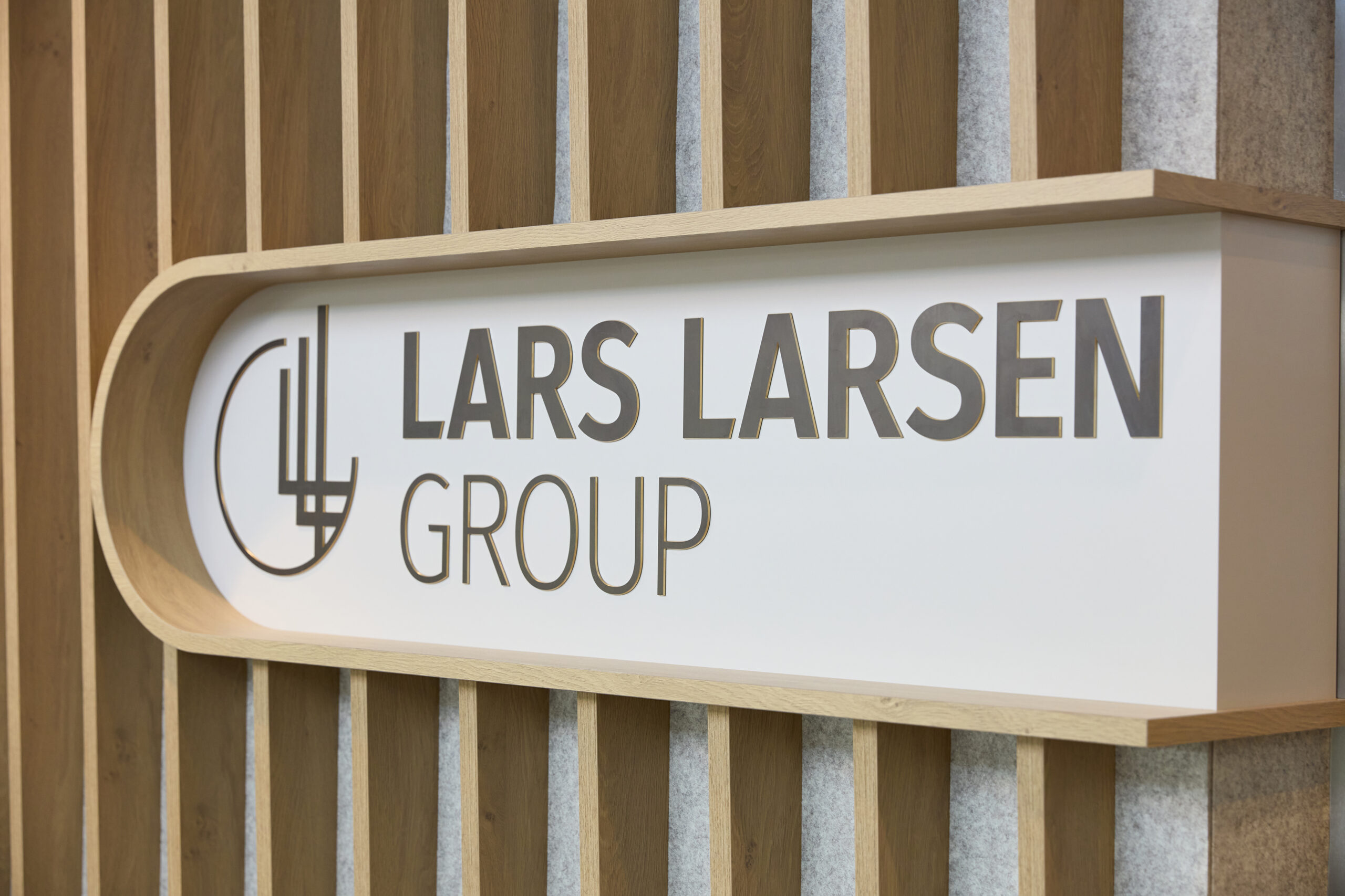 Lars Larsen Group logo